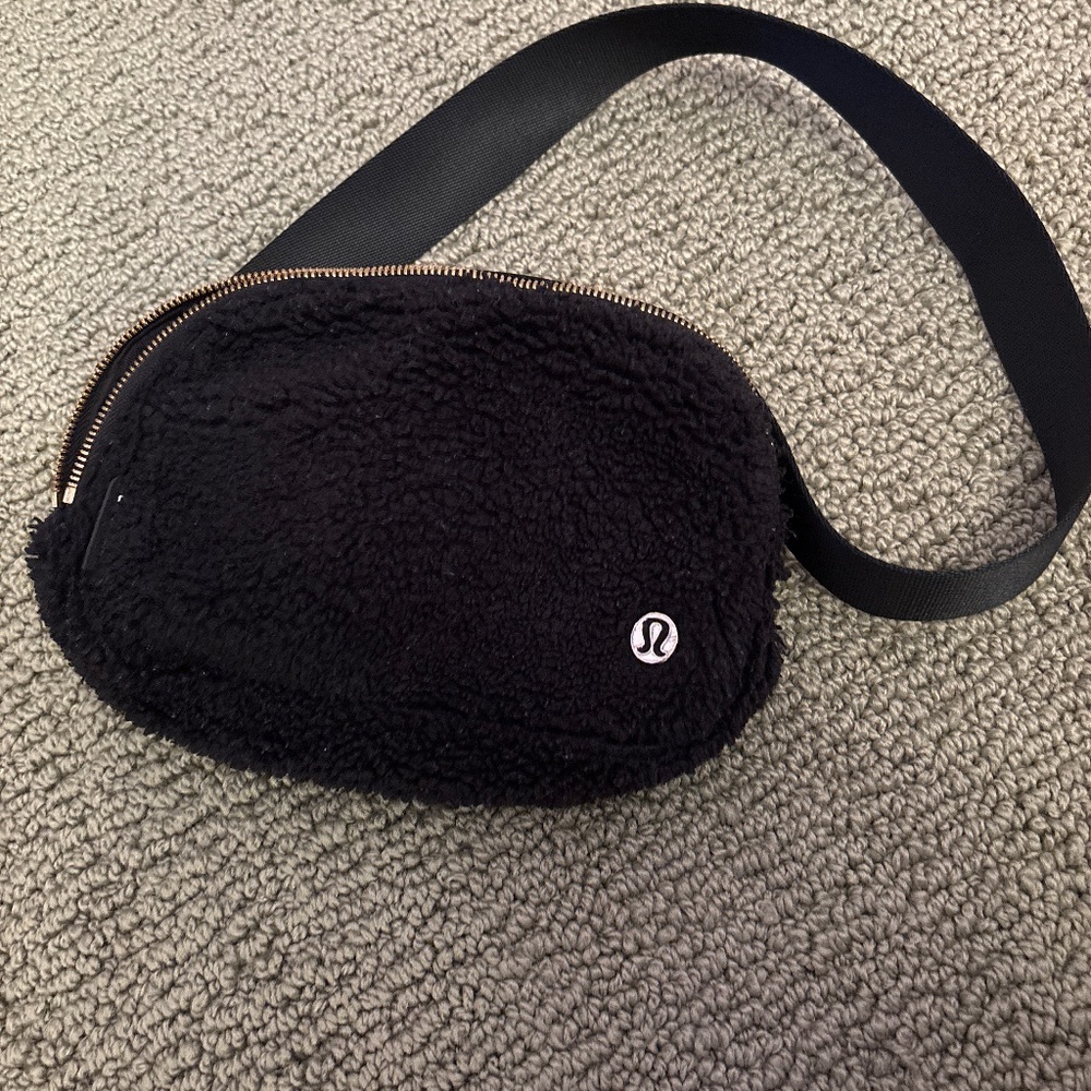 Lululemon belt bag